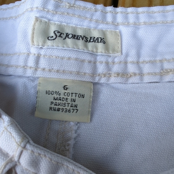 St. John's Bay Chino Shorts Off White Color 4 Pockets Size 6 - Picture 6 of 12
